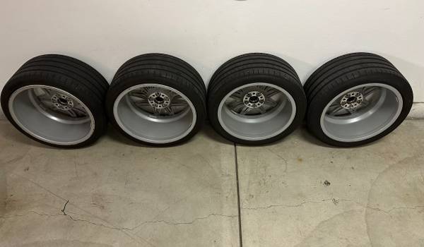 OE BMW ///M2 G87 Wheels & Yokohama Sport Tires and extras, dovoz USA — foto 10 z 12