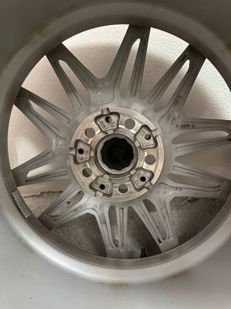 OE BMW ///M2 G87 Wheels & Yokohama Sport Tires and extras, dovoz USA — foto 12 z 12
