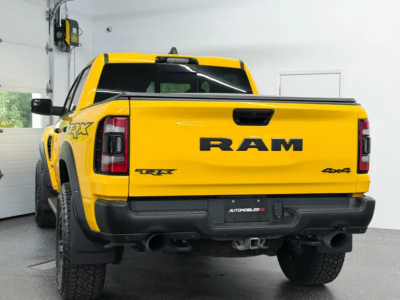 2023 RAM 1500, žlutá, 19 000 km, dovoz Kanada — foto 7 z 12