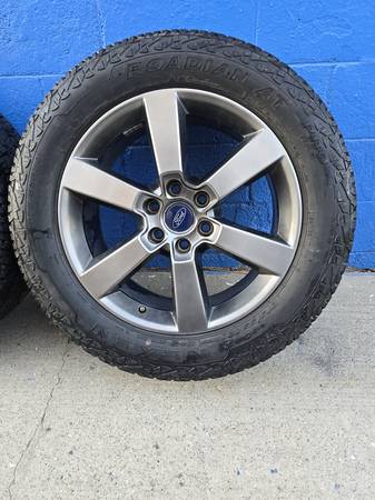Ford F-150 Expedition wheels OE 20", dovoz USA — foto 4 z 6