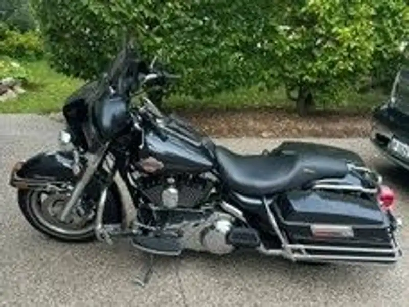 2007 Harley-Davidson Electra Glide, šedá, 22 000 km, dovoz Kanada — foto 2 z 5