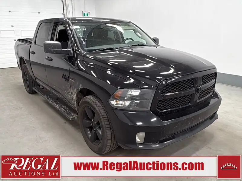 2019 RAM 1500 EXPRESS, černá, 201 661 km, dovoz Kanada — foto 2 z 12