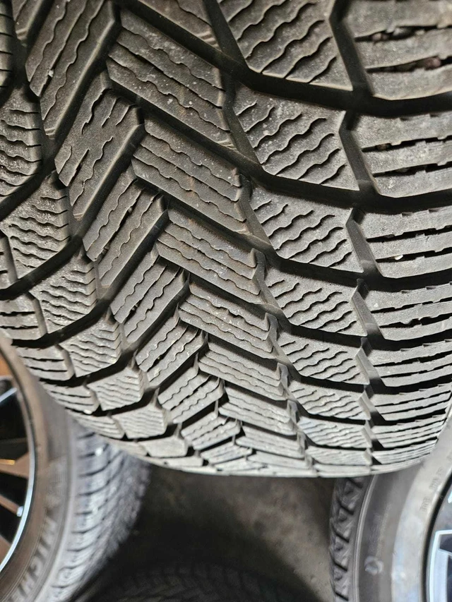 Toyota Grand highlander Michelin winter tires with rims, dovoz Kanada — foto 4 z 5