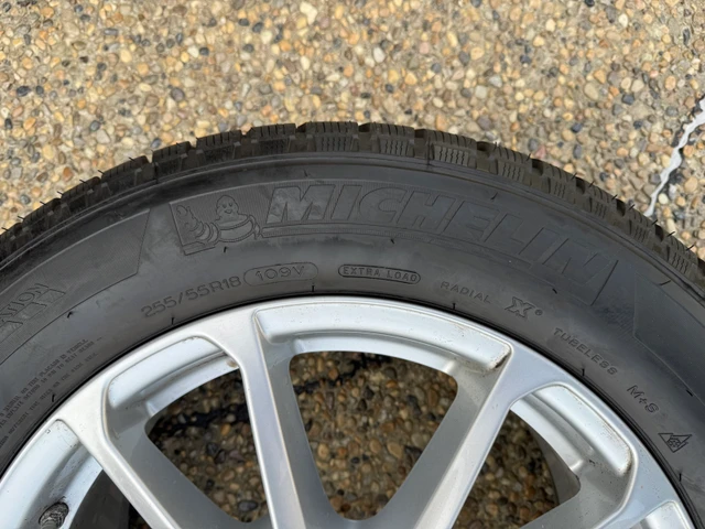 Michelin Latitude Alpine Winter Tires on Porsche Alloy Rims, dovoz Kanada — foto 3 z 5