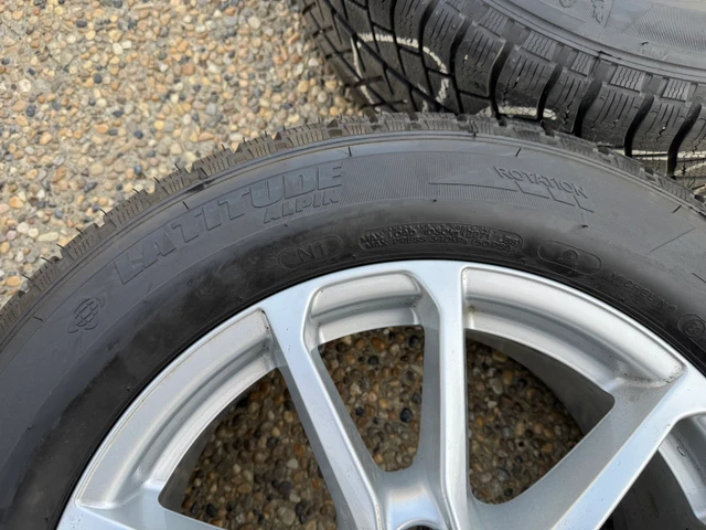 Michelin Latitude Alpine Winter Tires on Porsche Alloy Rims, dovoz Kanada — foto 5 z 5