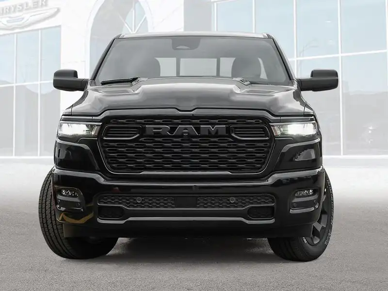 2026 RAM 1500 Express, černá, 133 km, dovoz Kanada — foto 2 z 12