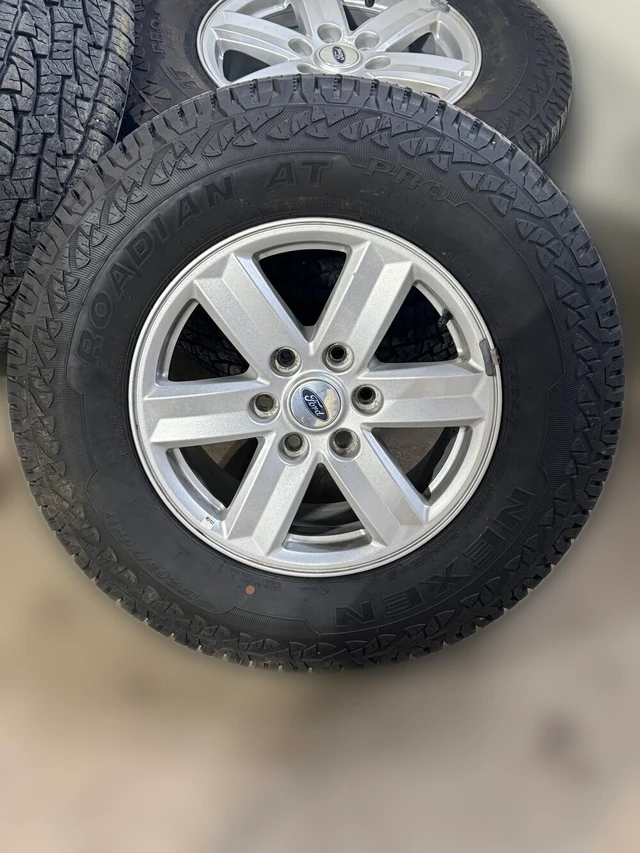 2004–2026 Ford F-150 17” OE Rims & Nexen Roadian Tires, dovoz Kanada — foto 4 z 5