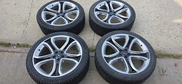 Ford Edge Sport 265/40R22, dovoz Kanada — foto 3 z 5