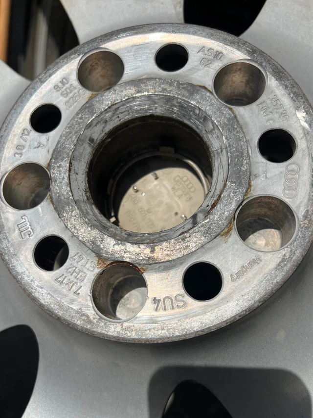 Audi Alloy Wheels, dovoz Kanada — foto 4 z 5