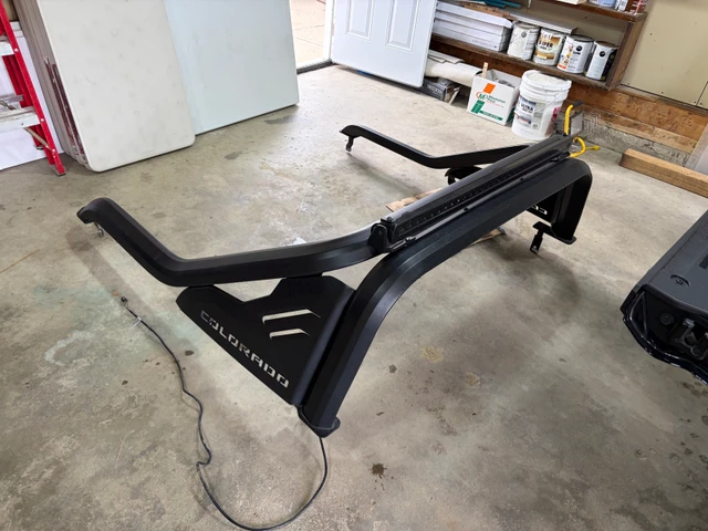 GM Chevrolet 40” LED Light Bar – Complete Kit – Colorado/Canyon, červená, dovoz Kanada — foto 4 z 4