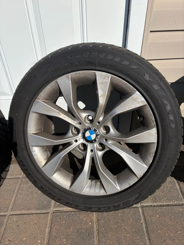 OE BMW wheels and Run-Flat Mud and Snow Tires, dovoz Kanada — foto 3 z 5