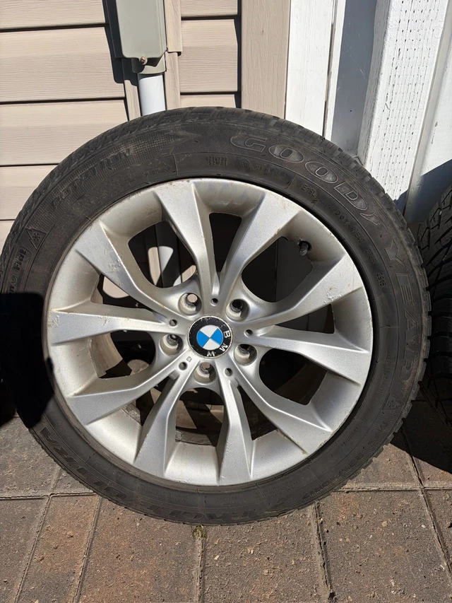 OE BMW wheels and Run-Flat Mud and Snow Tires, dovoz Kanada — foto 4 z 5