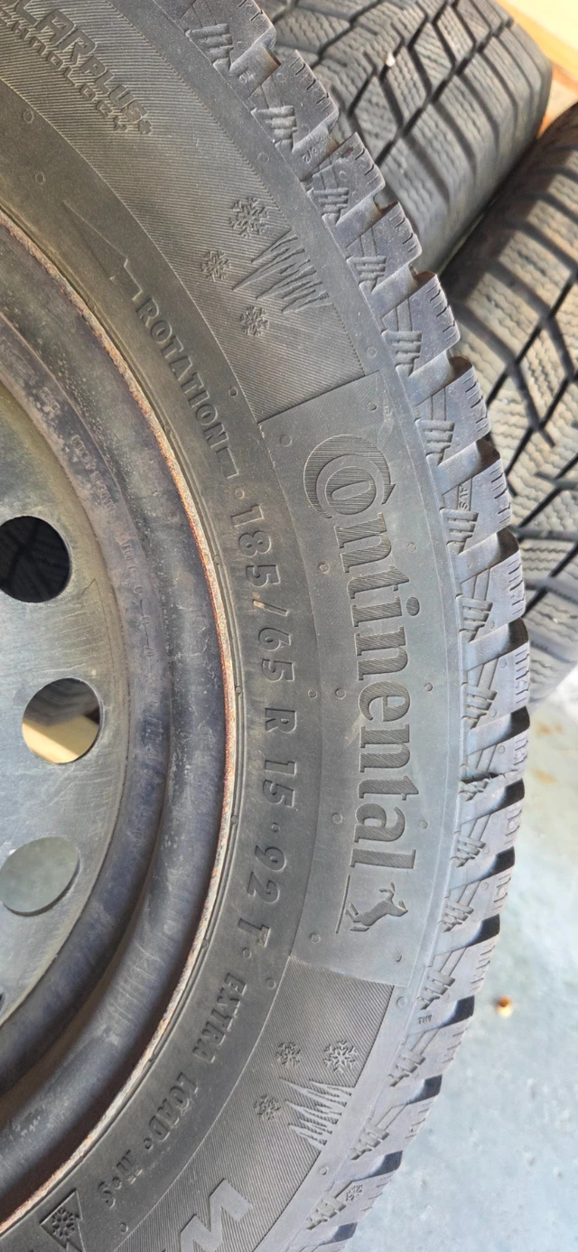Continental WinterContact Winter Tires & Rims, 185/65R15, dovoz Kanada — foto 3 z 5