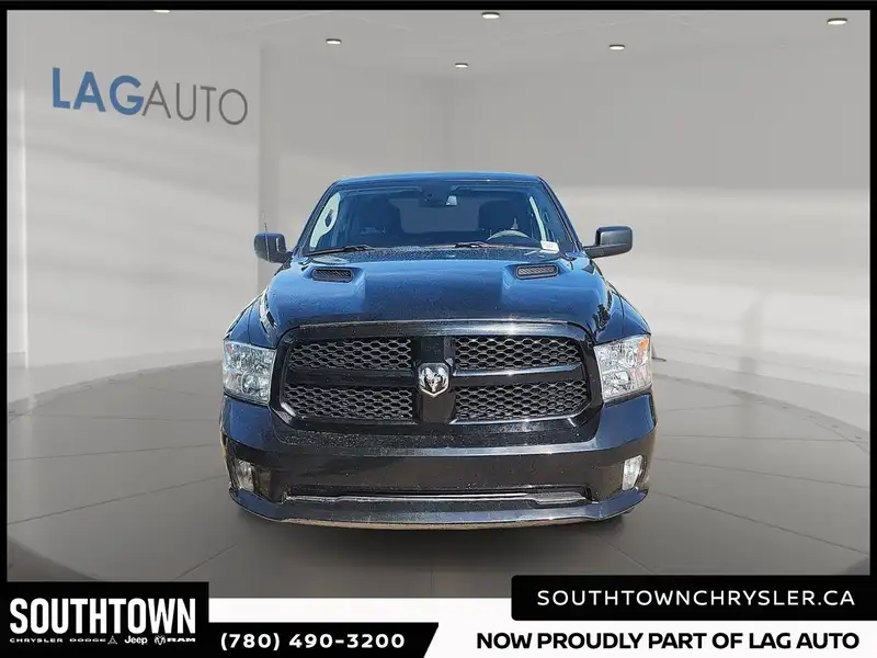 2022 RAM 1500 Express, černá, 98 156 km, dovoz Kanada — foto 2 z 12