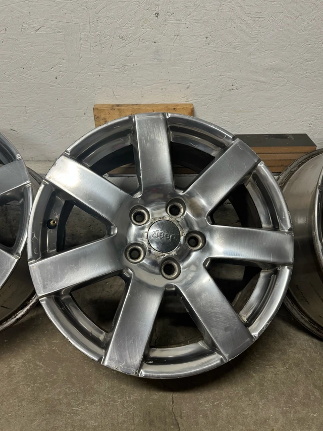 Jeep JK 18” wheels, dovoz Kanada — foto 5 z 5