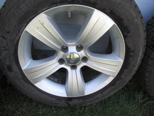 4 Ironman winter tires 215/60/17 on OE Jeep 5x114.3 alloys, dovoz Kanada — foto 3 z 5