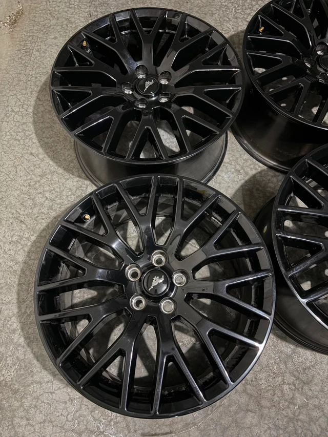 nový Factory Ford 19” Mustang GT S550 Premium Rims/Wheels 5x114, dovoz Kanada — foto 2 z 5