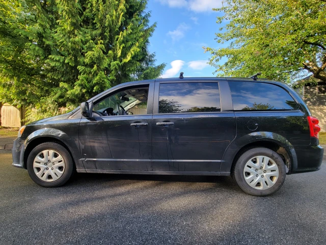 2018 Dodge Grand Caravan – Original Owner – Roof Cargo Rack, dovoz Kanada — foto 2 z 5