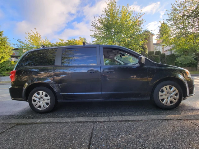 2018 Dodge Grand Caravan – Original Owner – Roof Cargo Rack, dovoz Kanada — foto 3 z 5