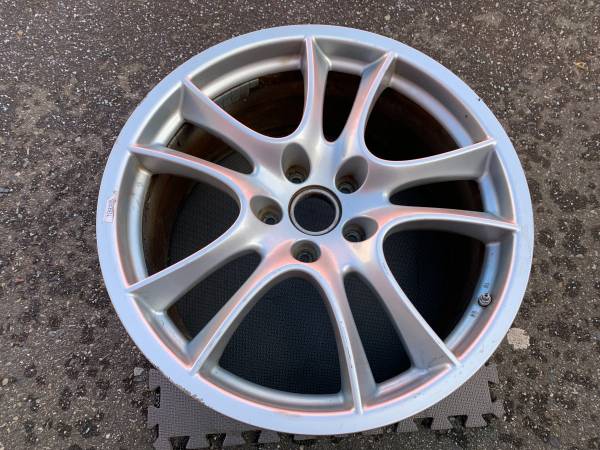 1 X Genuine OEM 21X10 Porsche Cayenne GTS wheel 7L5.601.025.T, dovoz Kanada — foto 1 z 5 1 X Genuine OEM 21X10 Porsche Cayenne GTS wheel 7L5.601.025.T, dovoz Kanada — foto 1 z 5