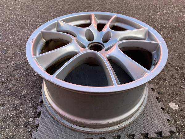 1 X Genuine OEM 21X10 Porsche Cayenne GTS wheel 7L5.601.025.T, dovoz Kanada — foto 2 z 5