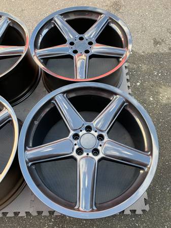 sada Ultra Rare Genuine BMW 22X10.5" AC SCHNITZER rims as nový, dovoz Kanada — foto 2 z 5
