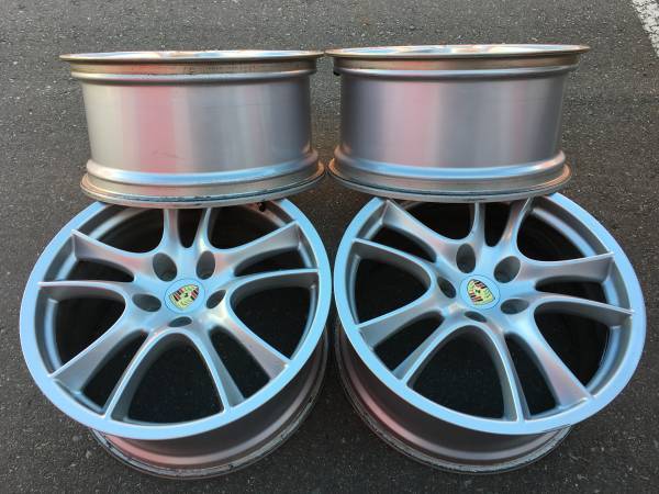 Set of Genuine OEM 21X10 ET50 Porsche Cayenne GTS rims good cond, dovoz Kanada — foto 3 z 5