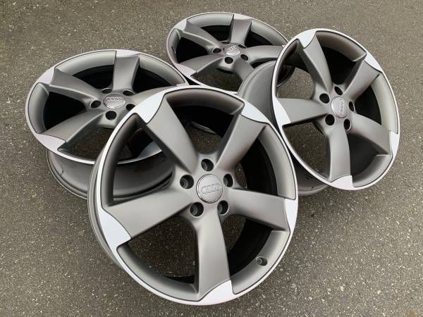 sada 21x9" Genuine Audi Q7 4L0601025CE ET60 5x130 rims as nový, dovoz Kanada — foto 2 z 5