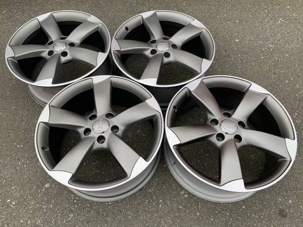 sada 21x9" Genuine Audi Q7 4L0601025CE ET60 5x130 rims as nový, dovoz Kanada — foto 5 z 5