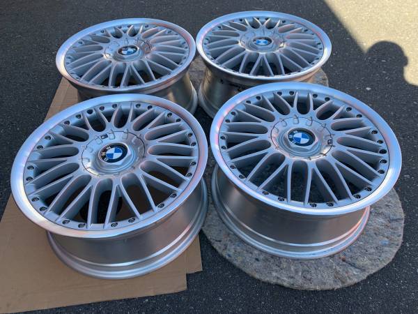 sada 2PC BBS 18X8.5 ET50 Genuine BMW style 101M rims exc cond, dovoz Kanada — foto 2 z 5