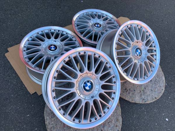 sada 2PC BBS 18X8.5 ET50 Genuine BMW style 101M rims exc cond, dovoz Kanada — foto 4 z 5