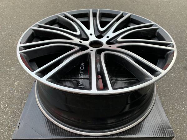 1 X Genuine 20x8 ET30 G30 G31 BMW individual style 759 přední Rim, dovoz Kanada — foto 2 z 3