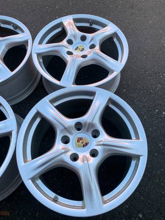 sada Genuine OE 18X8 18X9 Porsche Panamera rims in exc cond, dovoz Kanada — foto 3 z 5