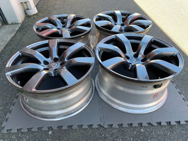 Set of Nissan GTR 20X9.5/10.5 Forged Rays Eng rims in good cond, dovoz Kanada — foto 2 z 5