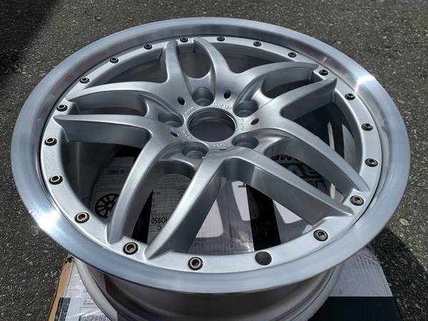 1 X single zadní BMW 2PC 18X8.5 ET50 Rim Style 71 rim as nový cond, dovoz Kanada — foto 2 z 5