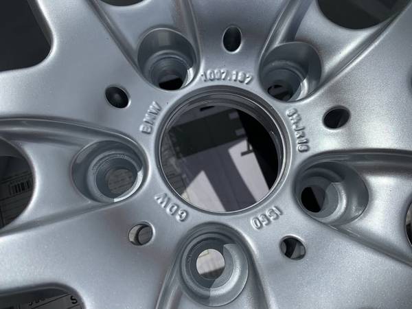 1 X single zadní BMW 2PC 18X8.5 ET50 Rim Style 71 rim as nový cond, dovoz Kanada — foto 5 z 5