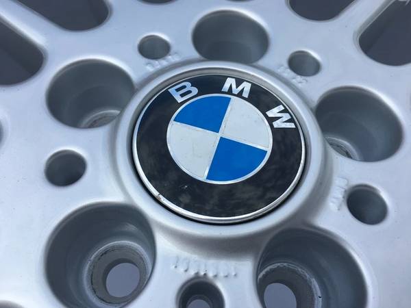1 X RARE Genuine BMW Style 32 18x9 zadní Rim in showroom cond, dovoz Kanada — foto 5 z 5