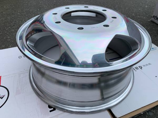 1 X single 17X6.5 Polished Alloy Rim GM 23467017 Silverado 3500, dovoz Kanada — foto 2 z 5