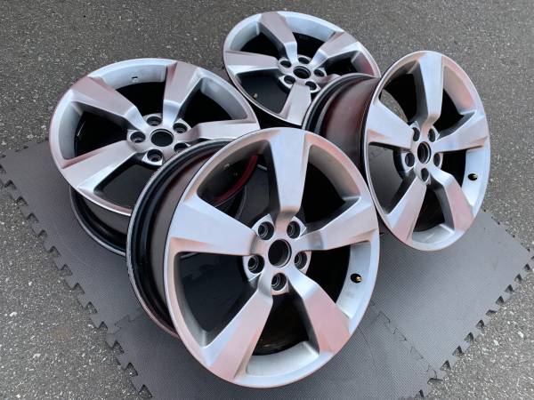 sada Genuine OE Subaru Impreza WRX STI 18X8.5 ET55 2008-2014, dovoz Kanada — foto 2 z 5