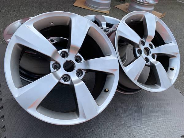 sada Genuine OE Subaru Impreza WRX STI 18X8.5 ET55 2008-2014, dovoz Kanada — foto 4 z 5