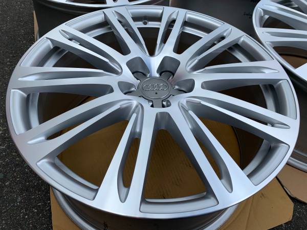 Set of Genuine Factory Audi A7 A8 20X9" rims Like new E-tron, dovoz Kanada — foto 4 z 5