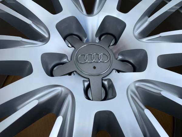 Set of Genuine Factory Audi A7 A8 20X9" rims Like new E-tron, dovoz Kanada — foto 5 z 5