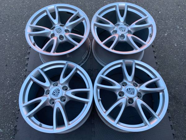 sada Genuine Porsche 18X8/11" 997 Targa 4 rims in exc cond, dovoz Kanada — foto 2 z 5