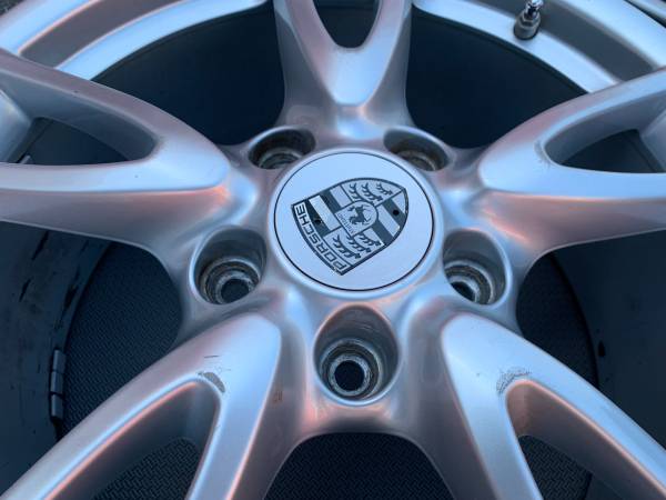 sada Genuine Porsche 18X8/11" 997 Targa 4 rims in exc cond, dovoz Kanada — foto 5 z 5