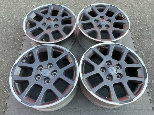 sada Jeep Gladiator 18" Factory OE Wheels 6KC89TRMAA, dovoz Kanada — foto 2 z 5