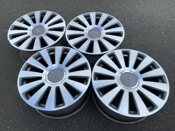 Stunning - Genuine Factory OE Audi A8 19" rims in exc použitý cond, dovoz Kanada — foto 2 z 5