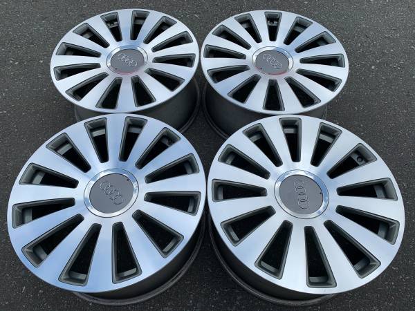 Stunning - Genuine Factory OE Audi A8 19" rims in exc použitý cond, dovoz Kanada — foto 3 z 5