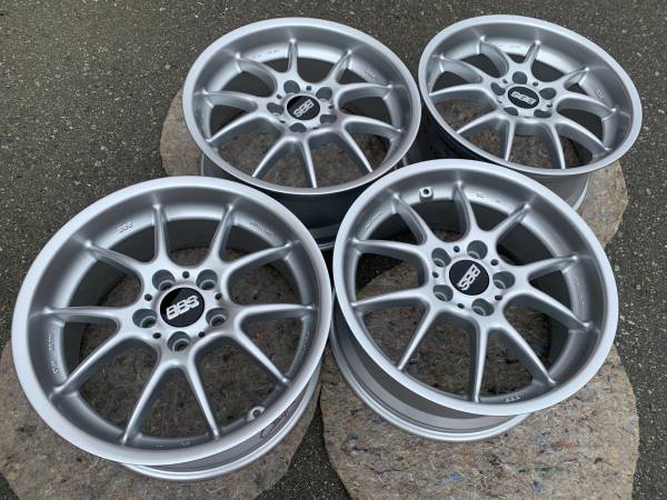 Ultra Rare sada Genuine Bbs Rk011 18x8.5 Et38 Rims As nový, dovoz Kanada — foto 4 z 5