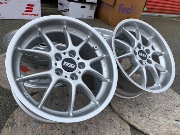 Ultra Rare sada Genuine Bbs Rk011 18x8.5 Et38 Rims As nový, dovoz Kanada — foto 5 z 5