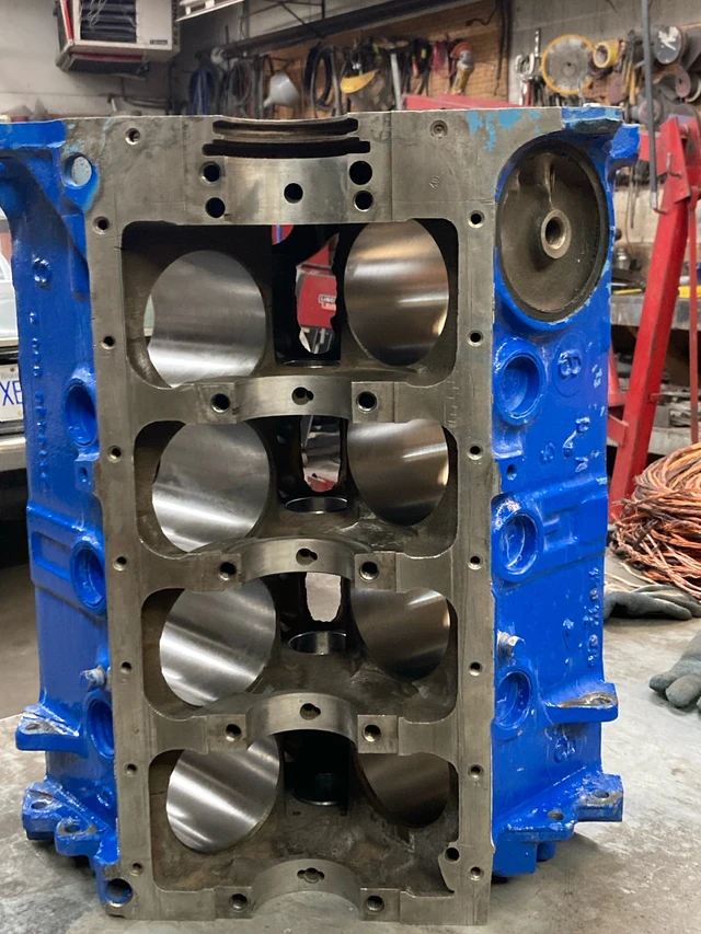 kompletní motor short block, dovoz Kanada — foto 4 z 5